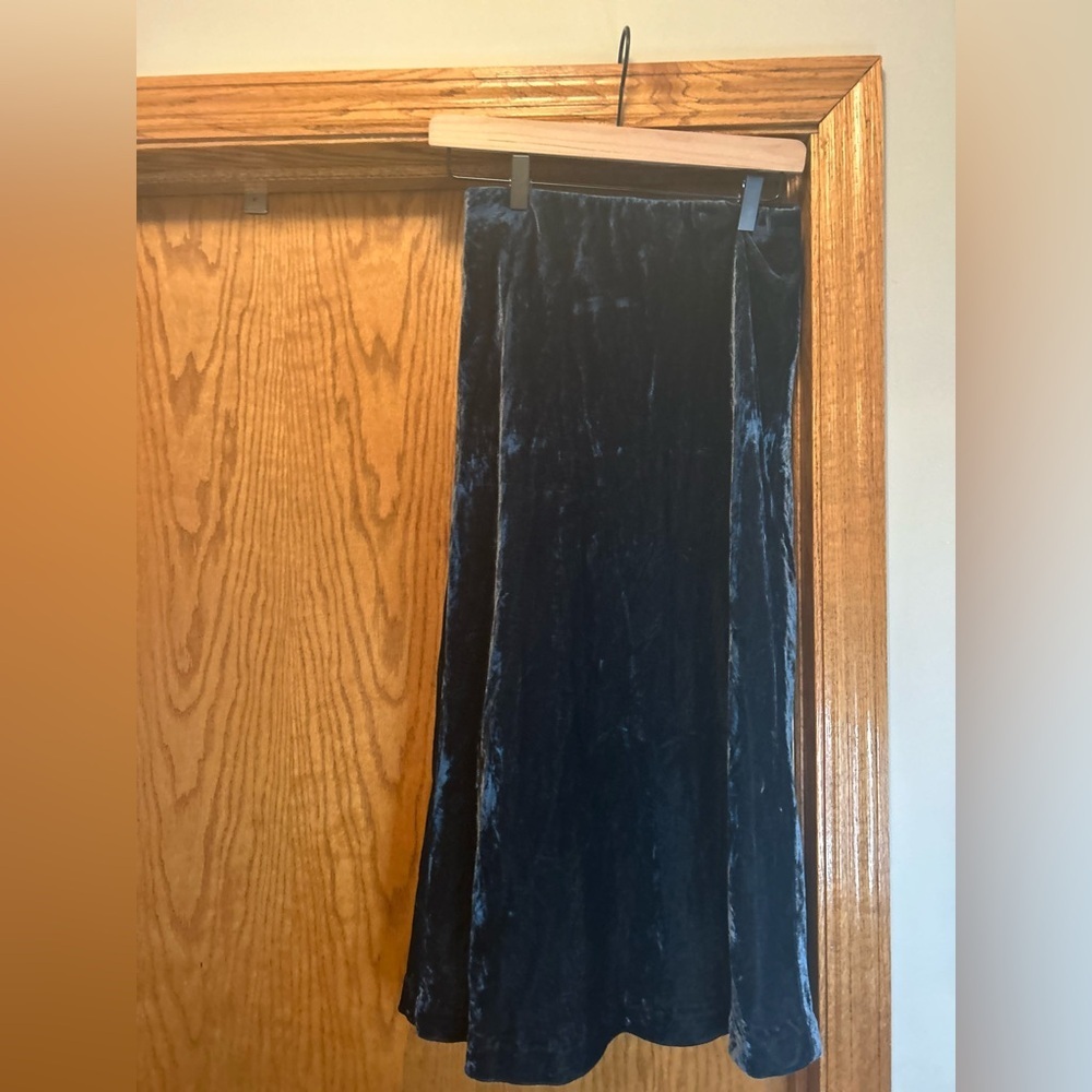 Maeve Anthropologie Green Velvet Maxi Skirt Small Holiday - Picture 4 of 7